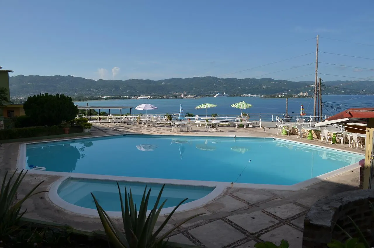 Upperdeck Daire Montego Bay